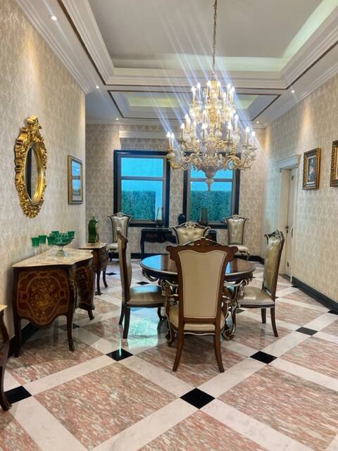 Casa Exclusiva à Venda em Alphaville com Arquitetura Europeia e Privacidade Total