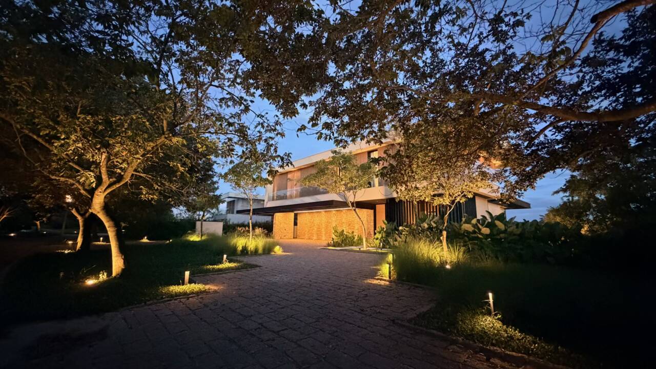 Casa com 7 suítes e vista permanente para o lago na Fazenda Boa Vista