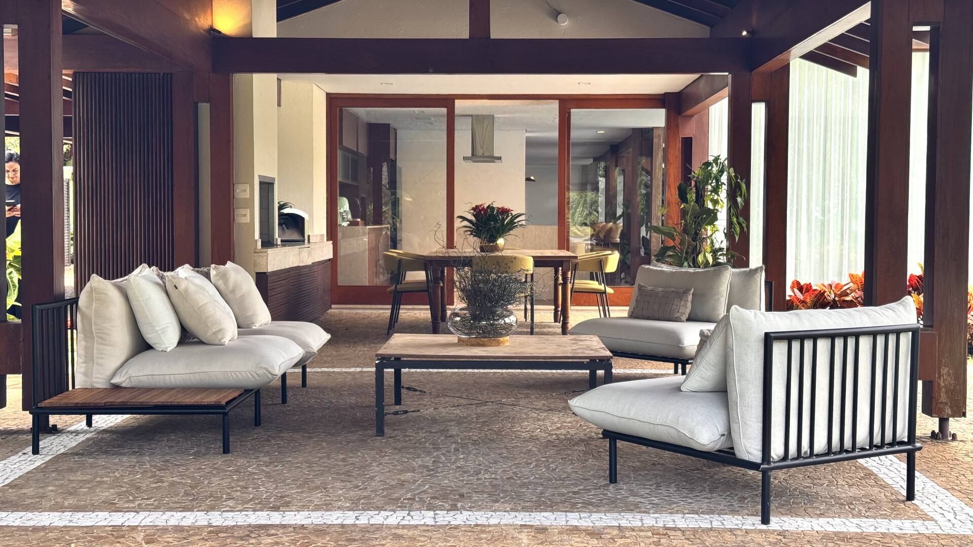 Casa com 5 suítes, terreno de 2.500 m² e vista aberta à venda no Alphaville 8