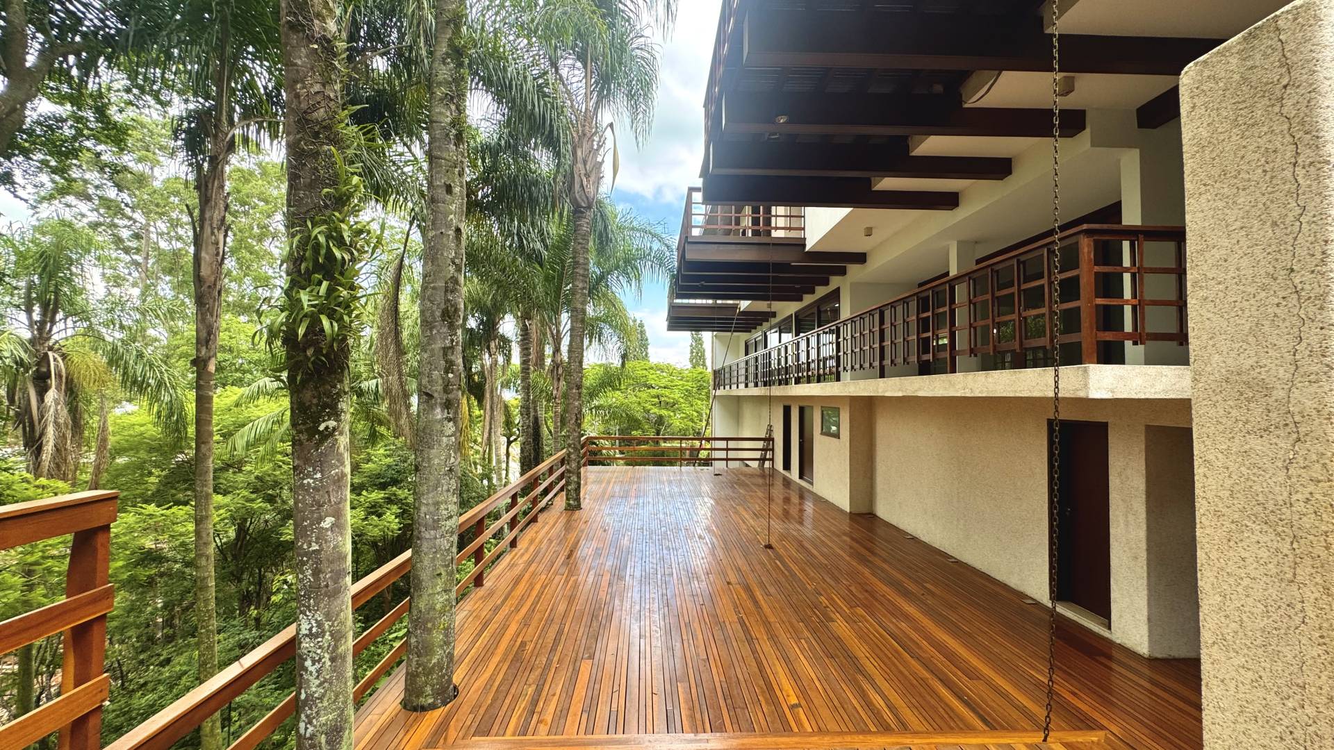 Casa com 6.300m² de terreno privativo - Residencial Tamboré 1