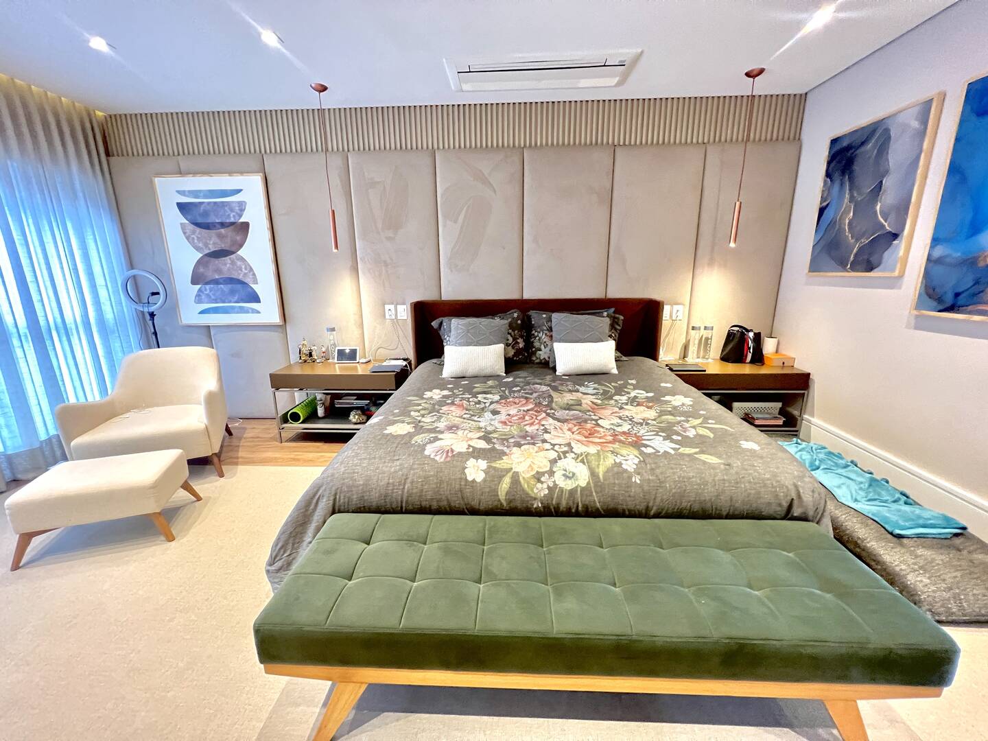 Casa Tamboré 10 mobiliada à venda em Alphaville | 4 suítes, automação e pronta para morar