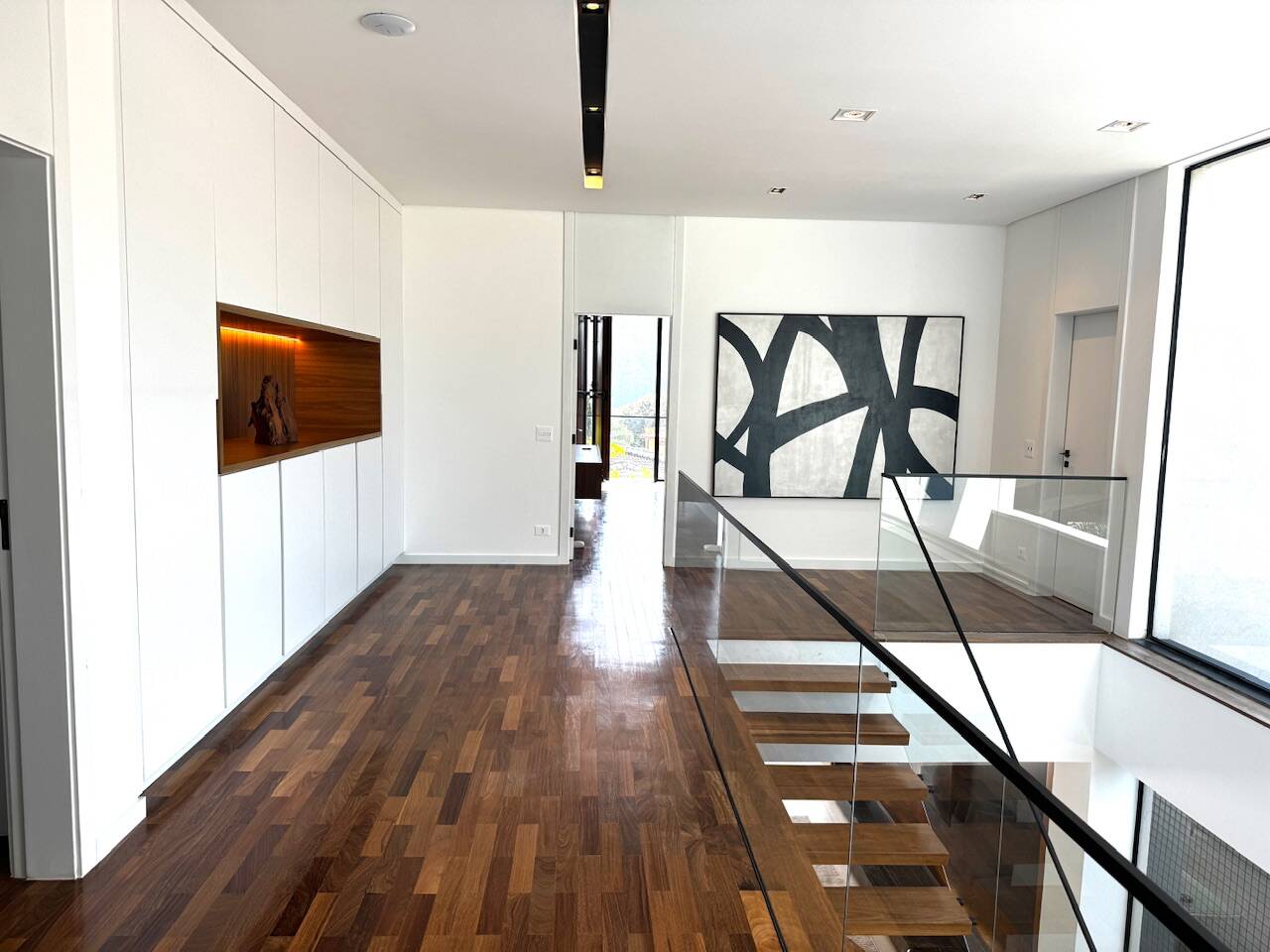 Casa recém-construída à venda no Alphaville Residencial 1 com 4 suítes e automação