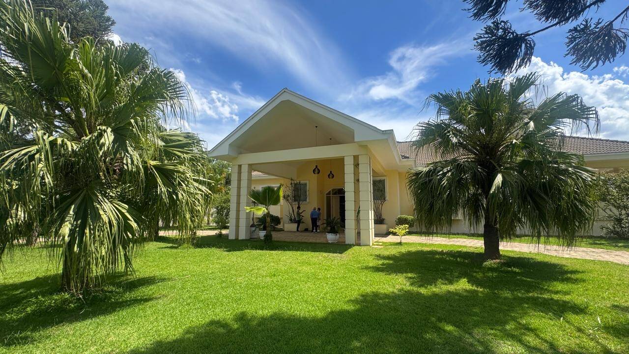 Casa com 5.700m² de terreno no Residencial Tamboré 1