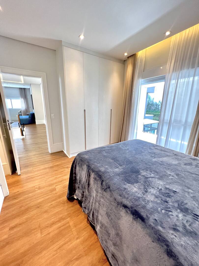 Casa Tamboré 10 mobiliada à venda em Alphaville | 4 suítes, automação e pronta para morar