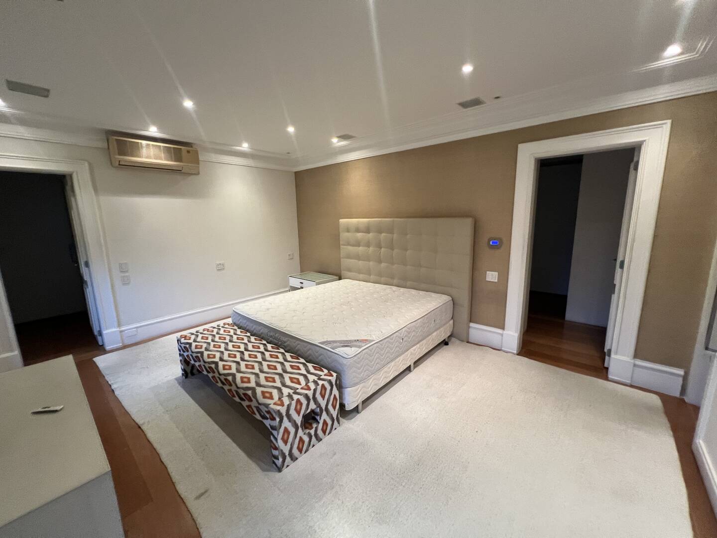 Cobertura duplex à venda em São Paulo com 1.170 m², 4 suítes, piscina privativa e 10 vagas