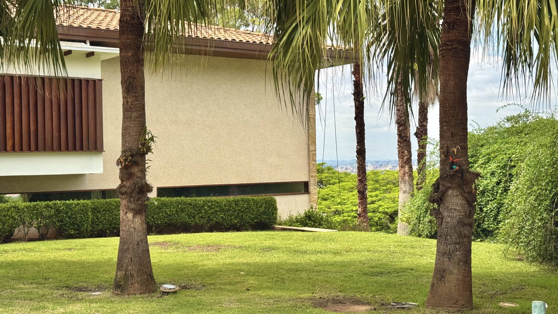 Casa com 6.300m² de terreno privativo - Residencial Tamboré 1