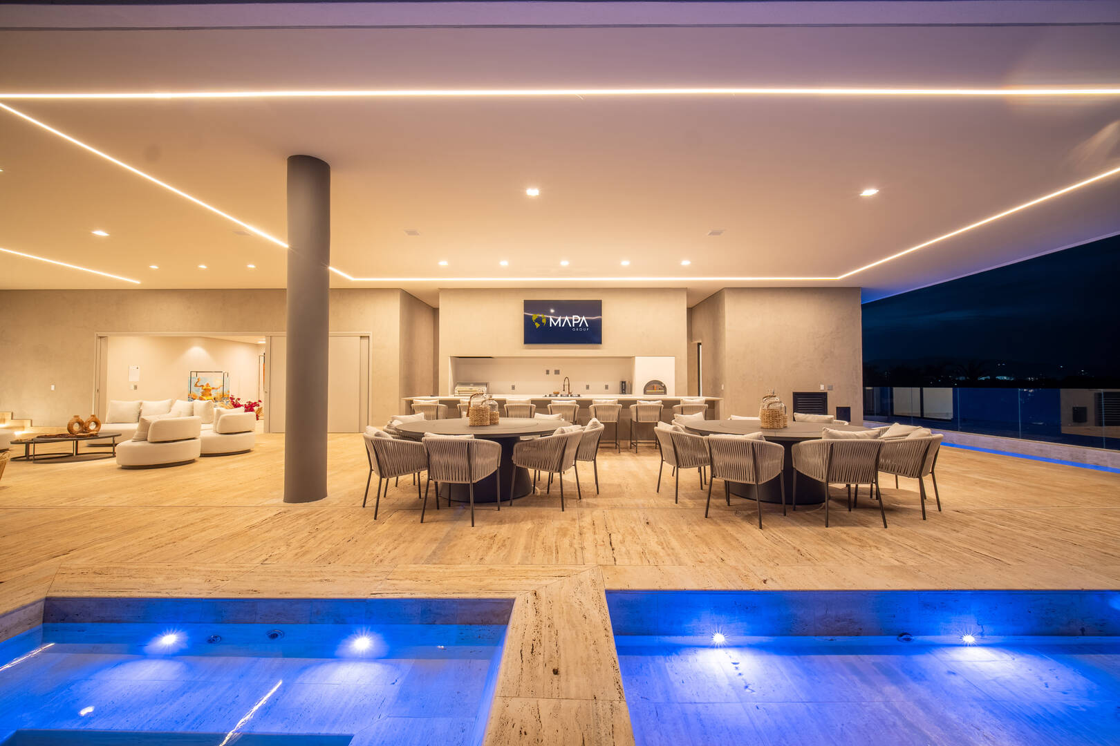 Casa à venda no Tamboré 2 com 6 suítes, SPA privativo, piscina e 2.385 m²