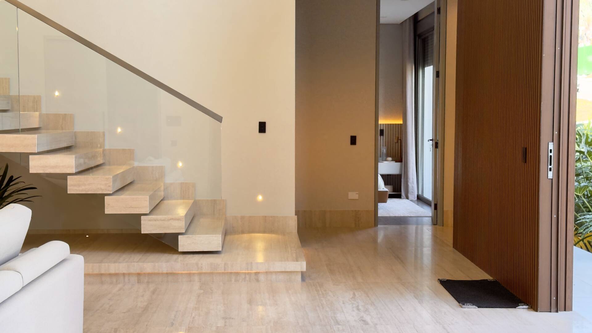 Casa à venda no Tamboré 2 com 1.800 m², 6 suítes e rooftop de 450 m²