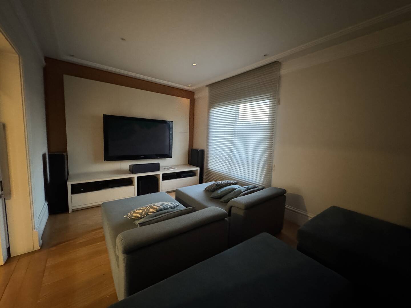 Cobertura duplex à venda em São Paulo com 1.170 m², 4 suítes, piscina privativa e 10 vagas