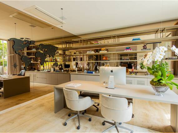Casa com 6 suítes, vista panorâmica e arquitetura contemporânea no Tamboré 2