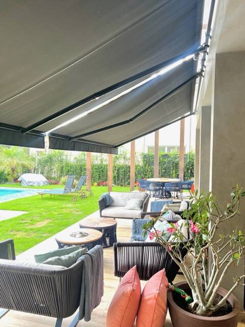 Casa Totalmente Reformada à Venda no Tamboré 1 | 5 Suítes e Ambientes Integrados