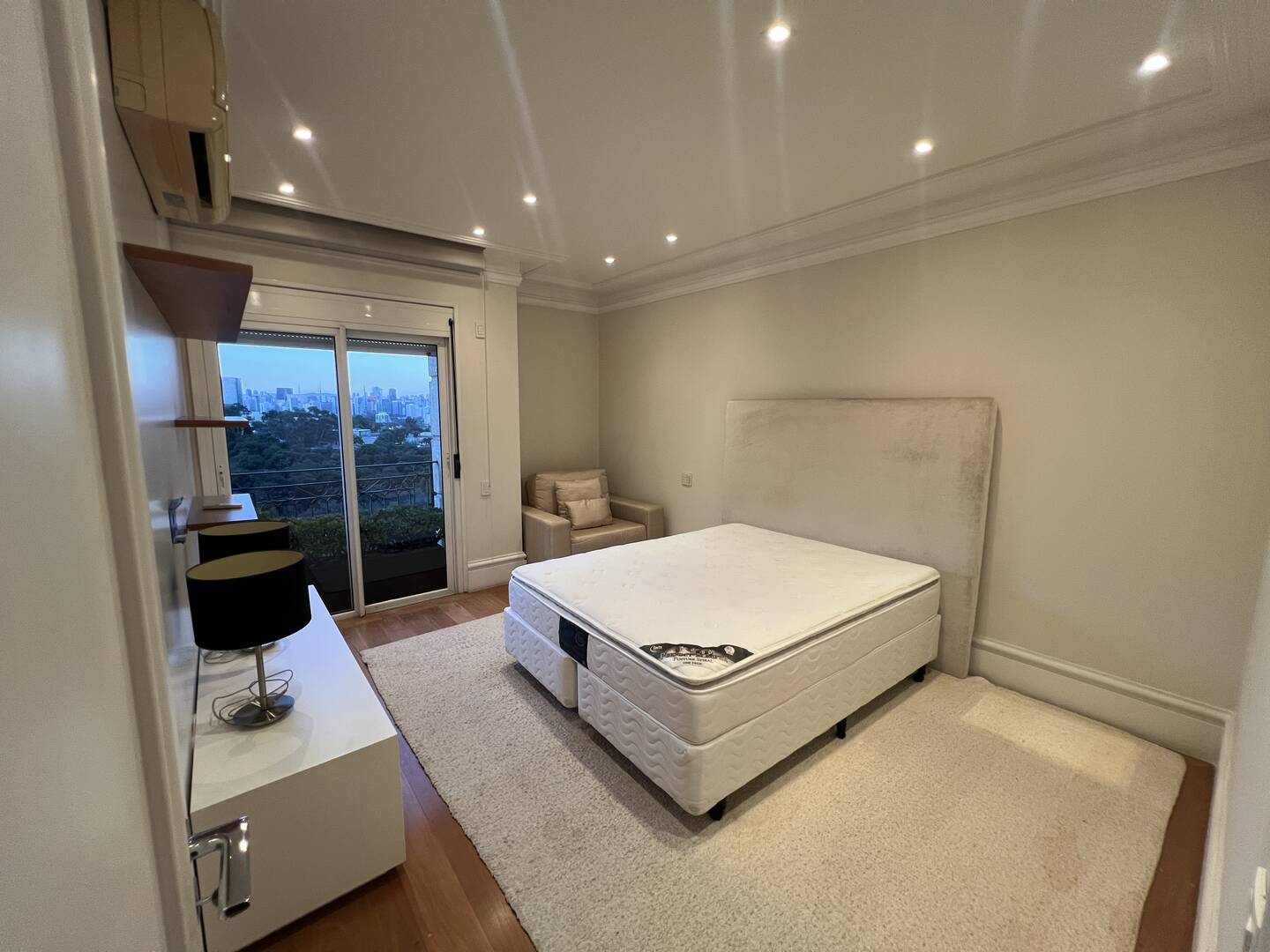 Cobertura duplex à venda em São Paulo com 1.170 m², 4 suítes, piscina privativa e 10 vagas