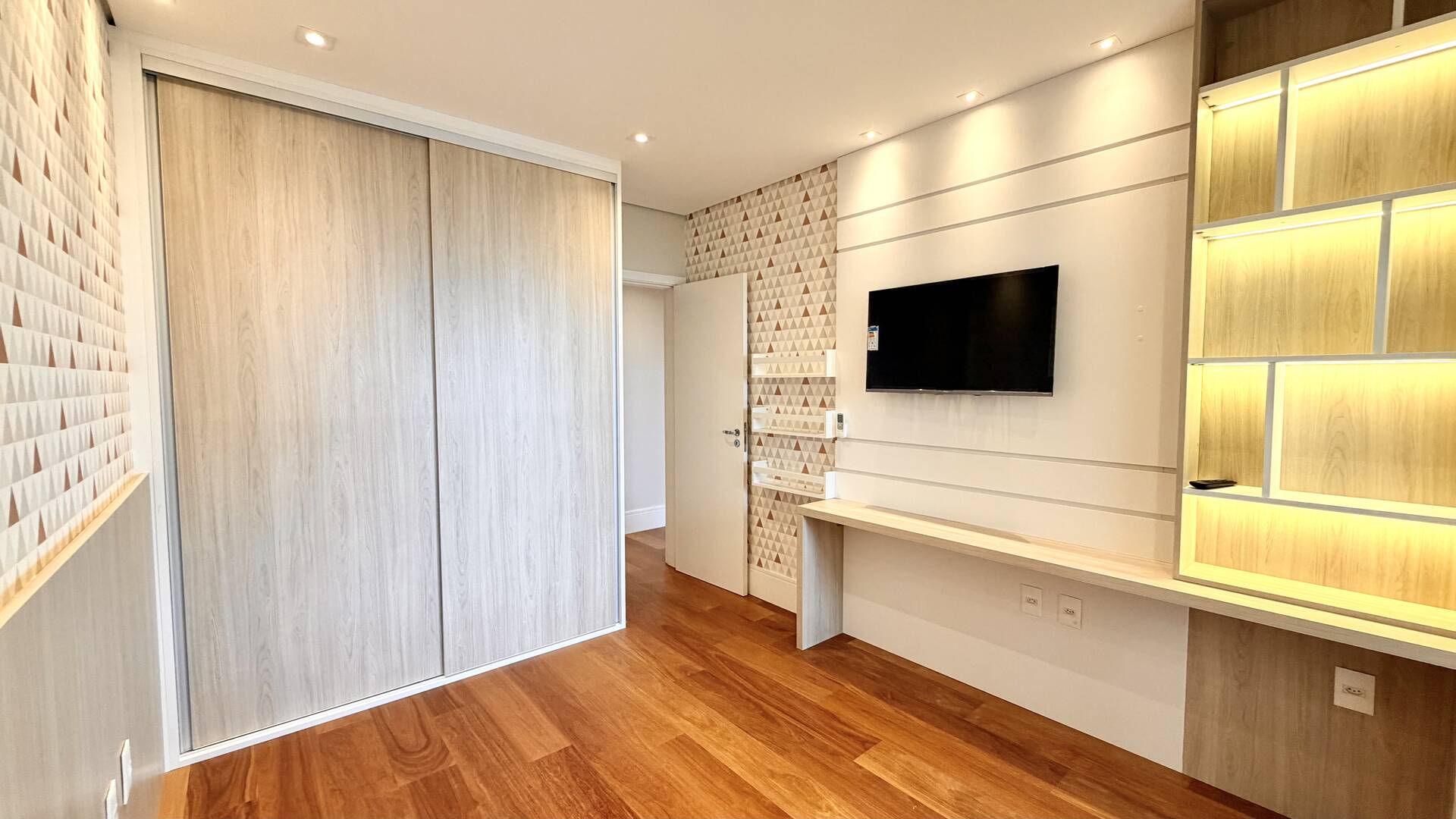 Apartamento mobiliado com 4 suítes e vista permanente para o lago em Alphaville