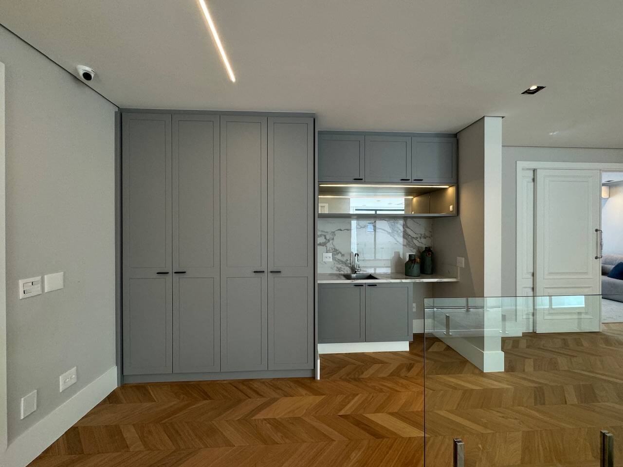Casa de Alto Padrão com Elevador e Área Gourmet Integrada em Alphaville