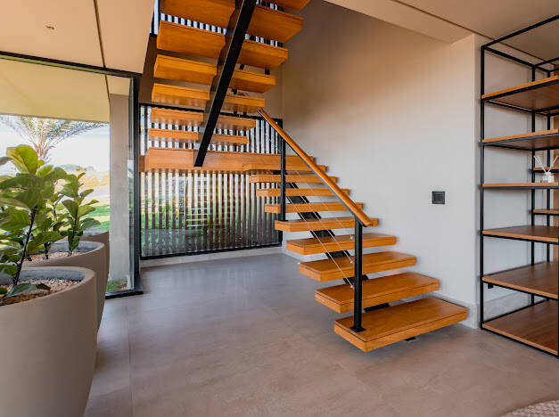 Casa à venda no Le Portier Nautic Residence com 5 suítes e acesso direto à represa