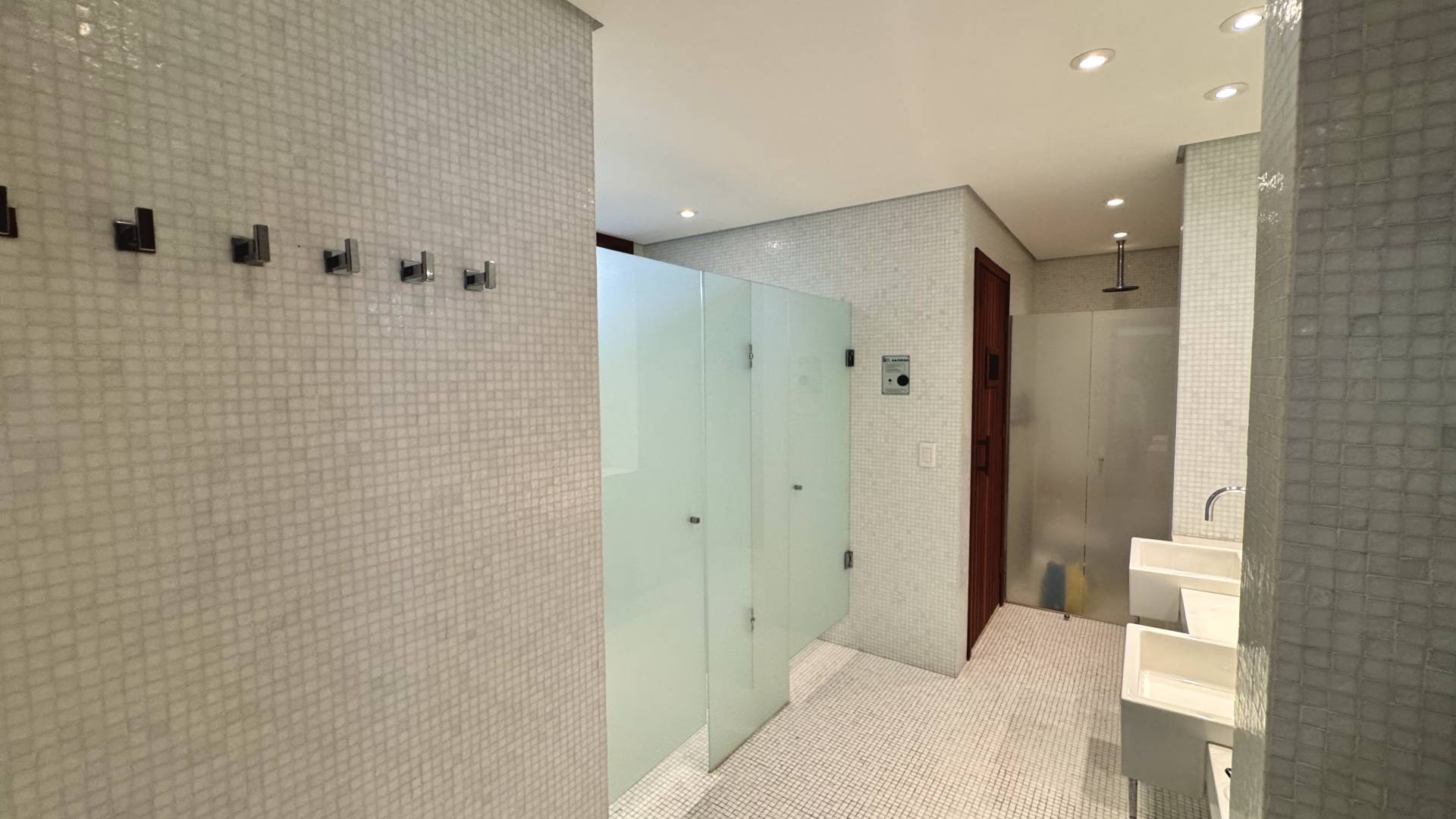 Casa com 6.300m² de terreno privativo - Residencial Tamboré 1