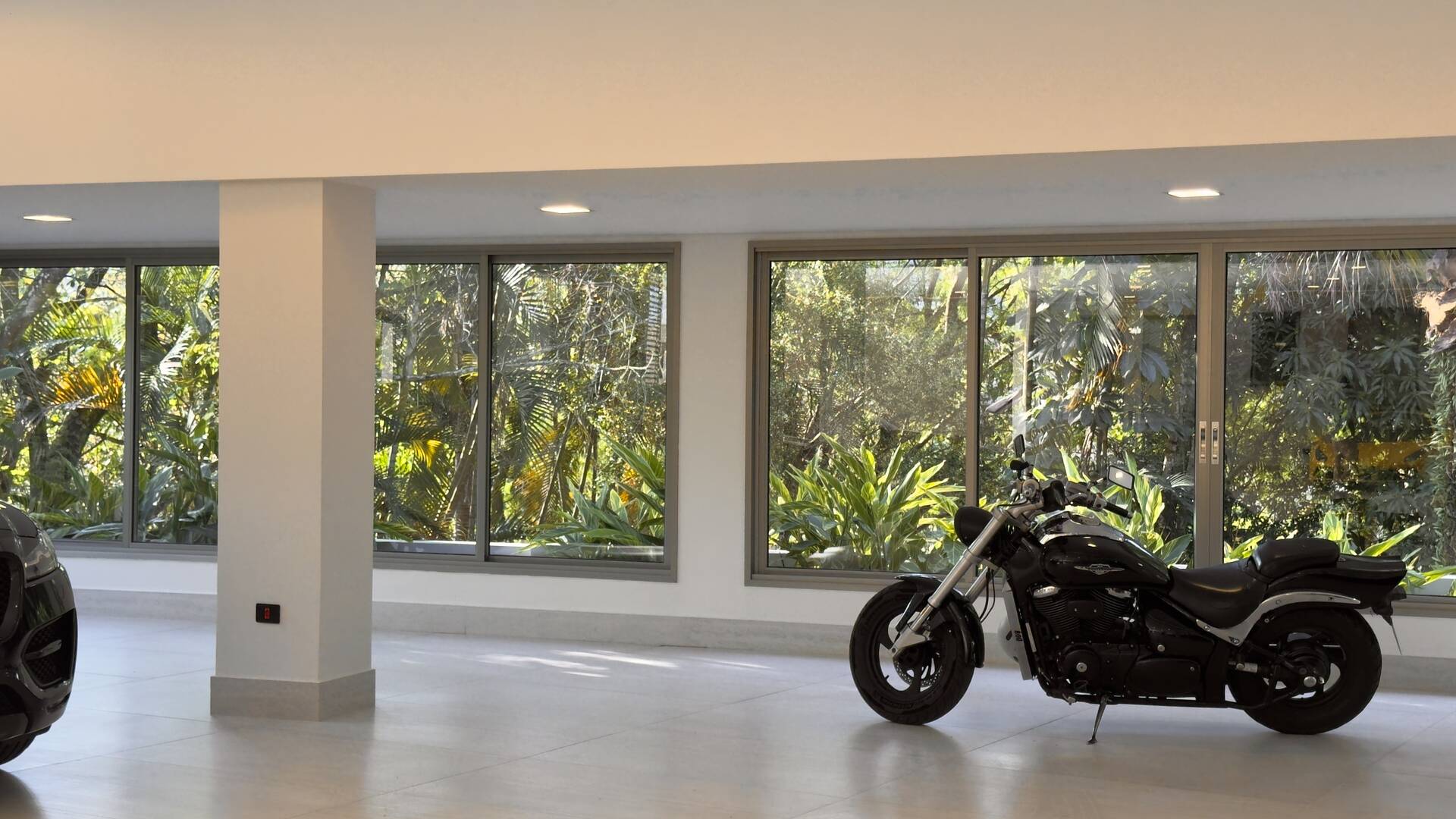 Casa à venda no Tamboré 2 com 1.800 m², 6 suítes e rooftop de 450 m²