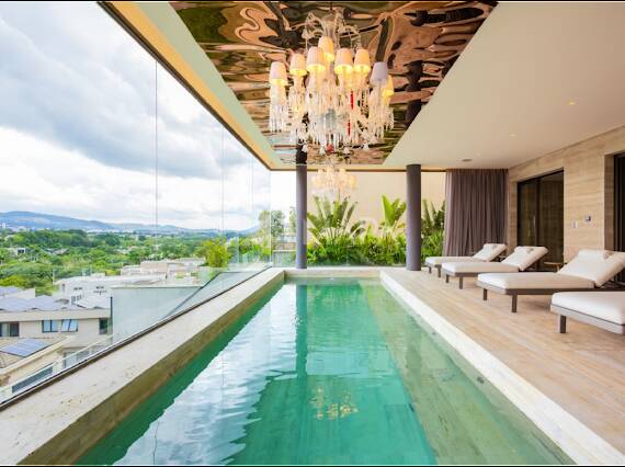 Casa com 6 suítes, vista panorâmica e arquitetura contemporânea no Tamboré 2
