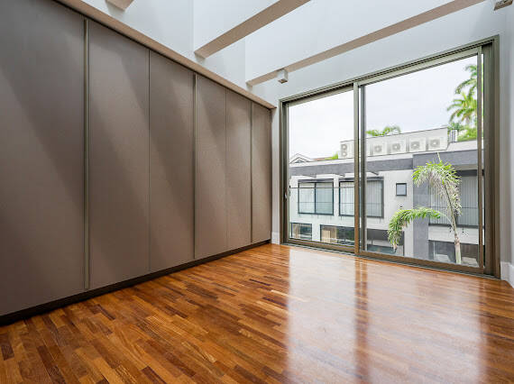 Casa à venda no Tamboré 2 com projeto Rodrigo Latorre e adega climatizada para 700 garrafas