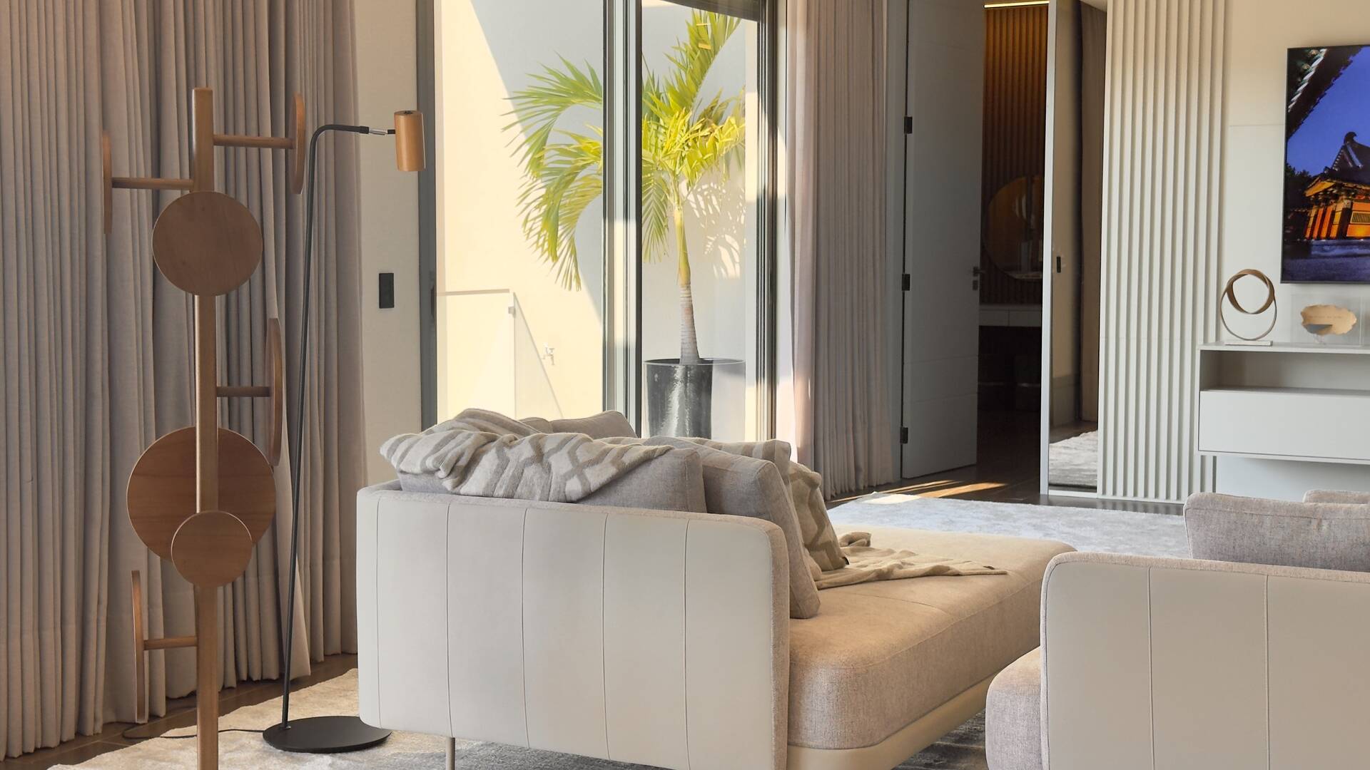 Casa à venda no Tamboré 2 com 1.800 m², 6 suítes e rooftop de 450 m²