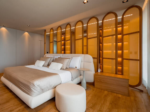 Casa à venda no Le Portier Nautic Residence com 5 suítes e acesso direto à represa