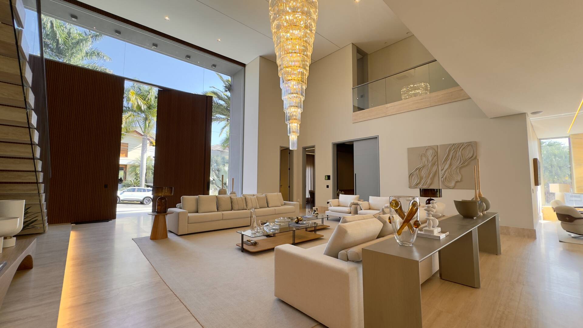 Casa à venda no Tamboré 2 com 1.800 m², 6 suítes e rooftop de 450 m²
