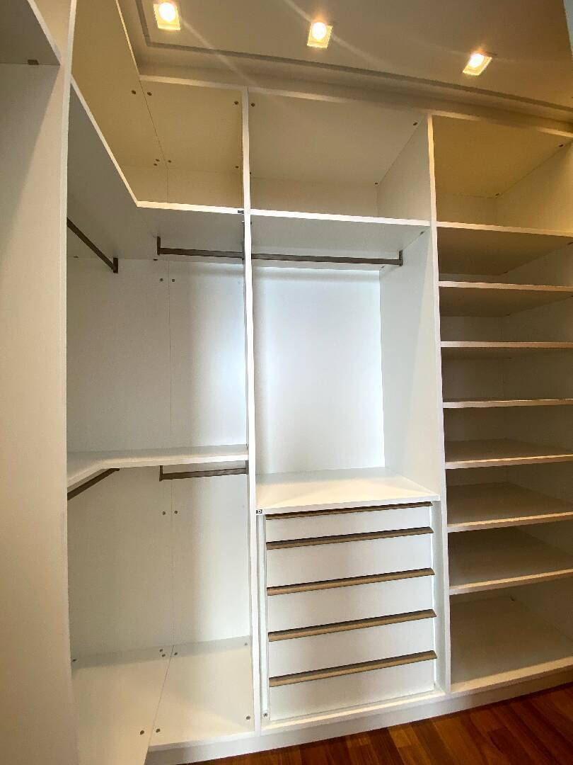 Residência Assinada por Mario Perez no Vila Solaia | 640 m², 4 Suítes e Vista Panorâmica