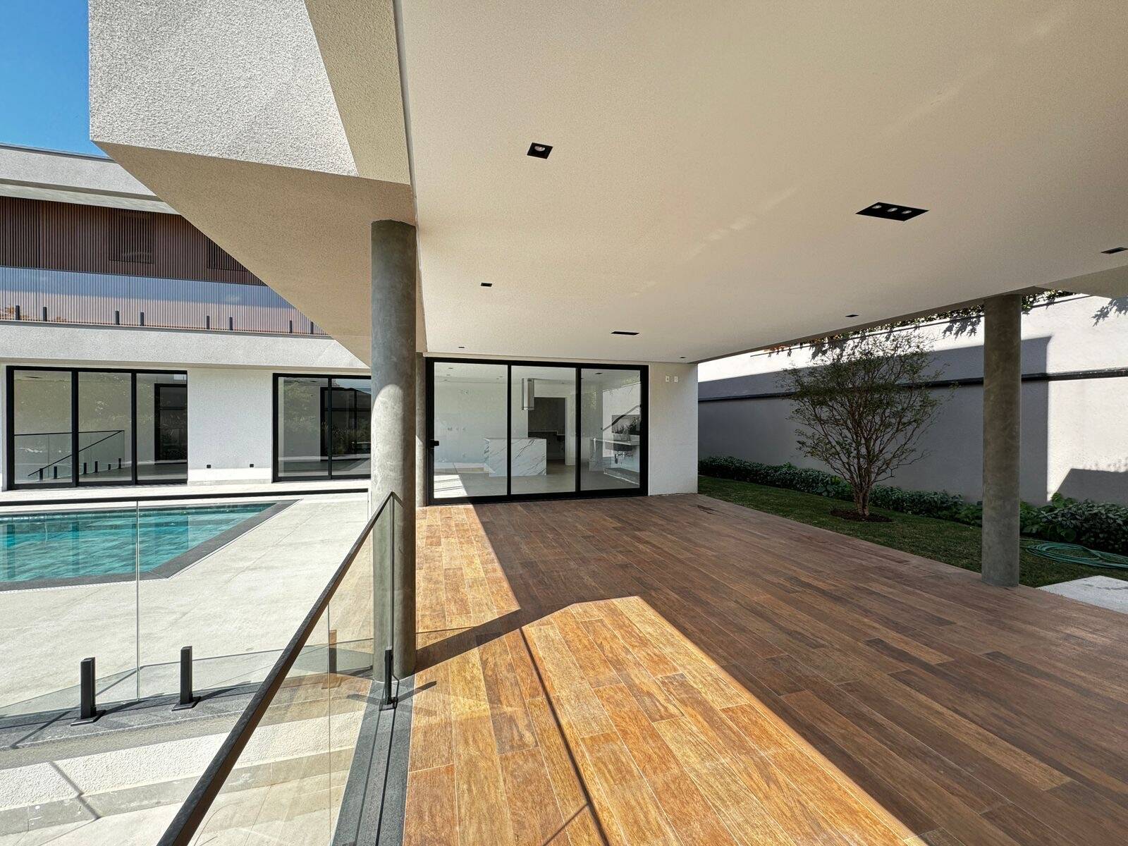Casa nova Gênesis 2 - Alphaville SP - Venda.