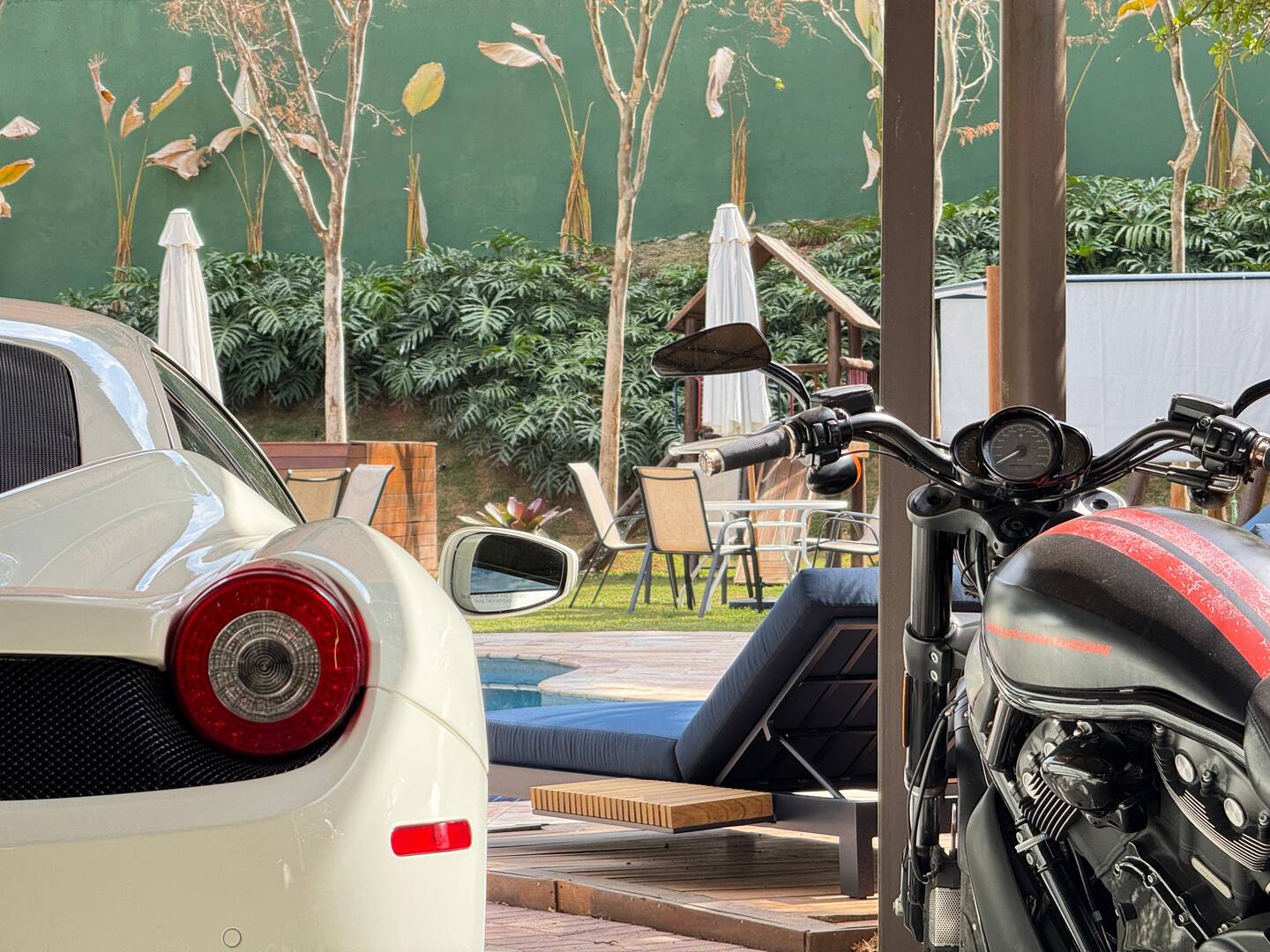 Casa Contemporânea à Venda no Tamboré 1 com 5 Suítes e Lazer Integrado