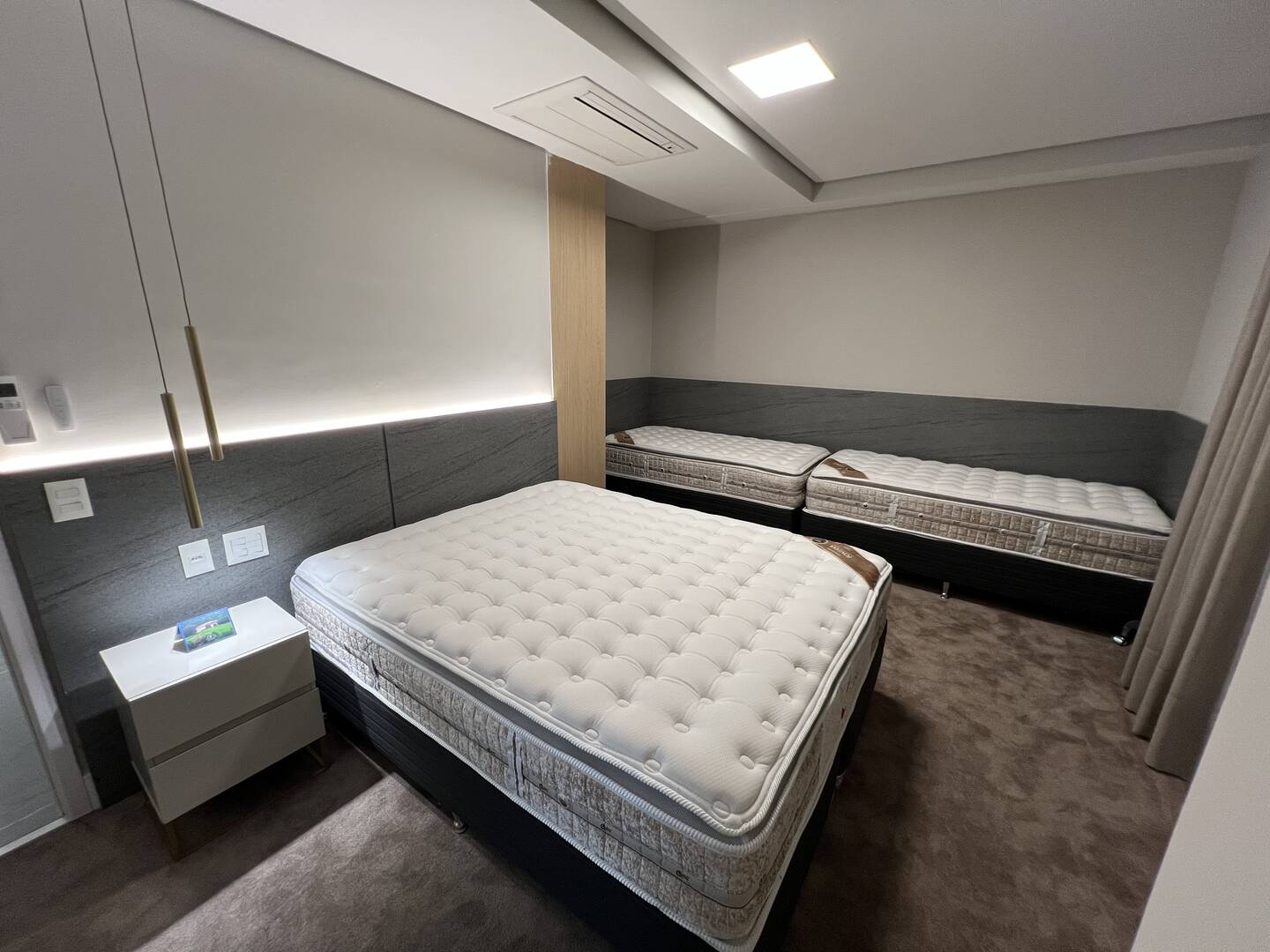 Apartamento à venda no Condomínio Oiapoque em Alphaville com 360 m², 4 suítes e 5 vagas