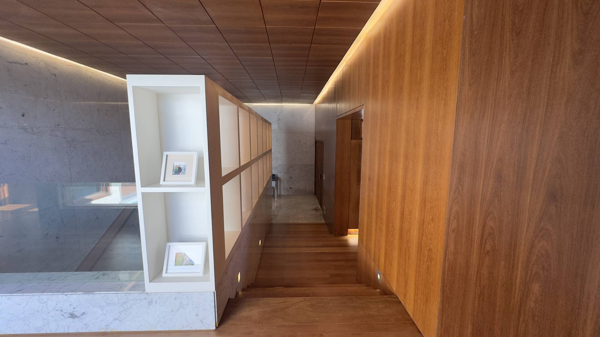 Casa Contemporânea com Vista Permanente, Piscina com Raia e Projeto Autoral em Alphaville