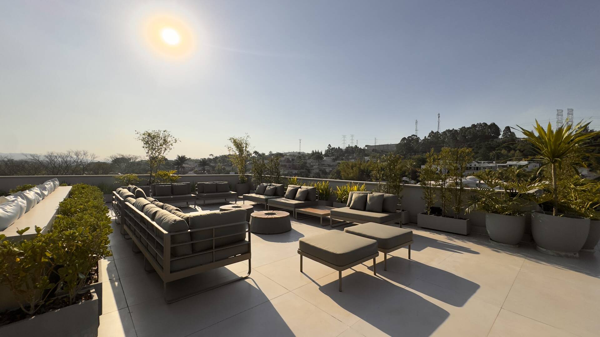 Casa à venda no Tamboré 2 com 1.800 m², 6 suítes e rooftop de 450 m²