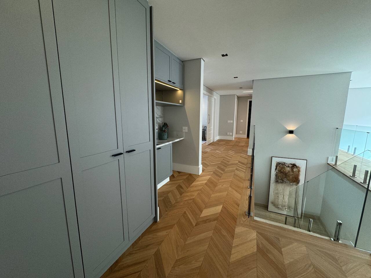 Casa de Alto Padrão com Elevador e Área Gourmet Integrada em Alphaville