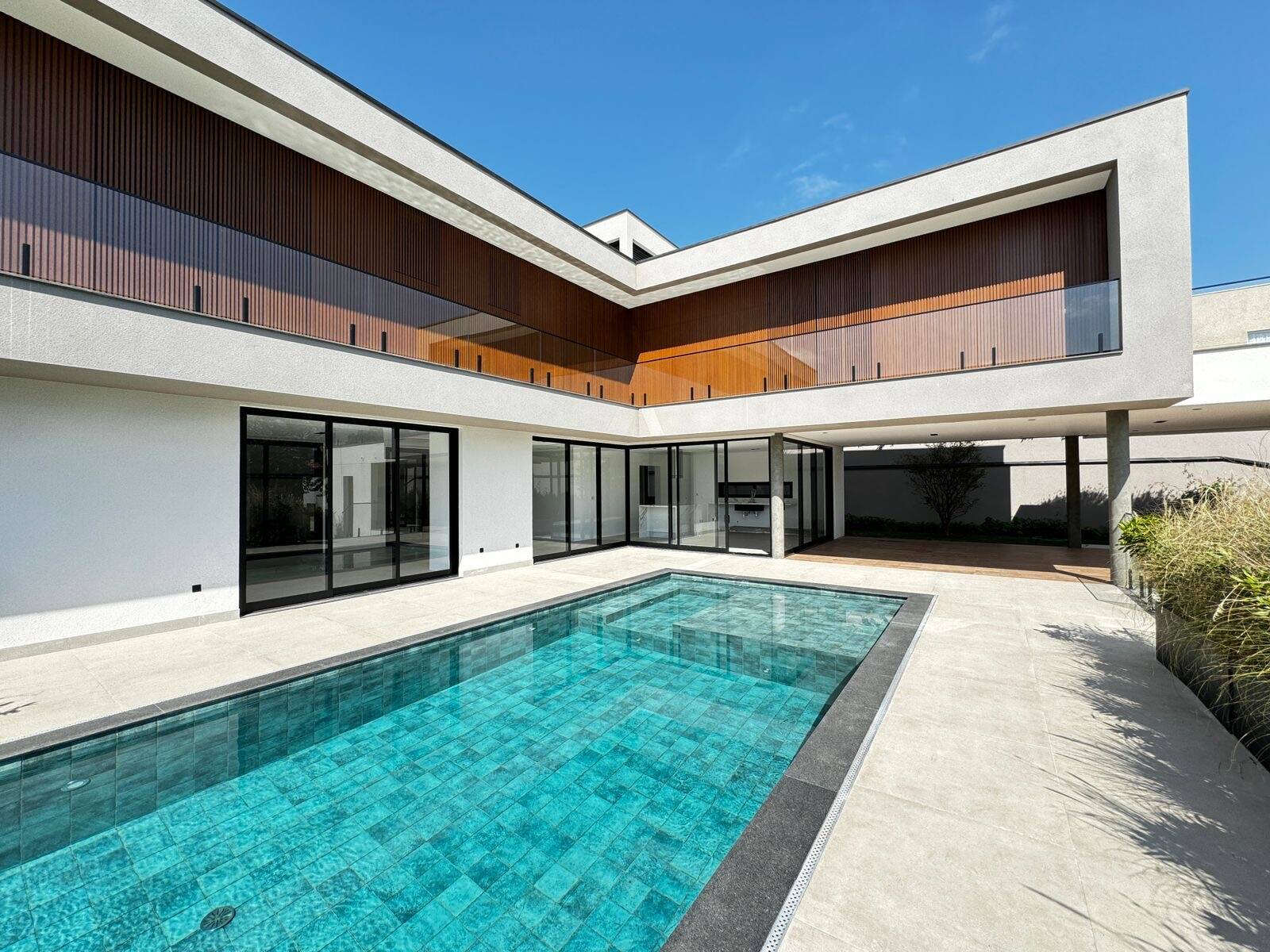 Casa nova Gênesis 2 - Alphaville SP - Venda.