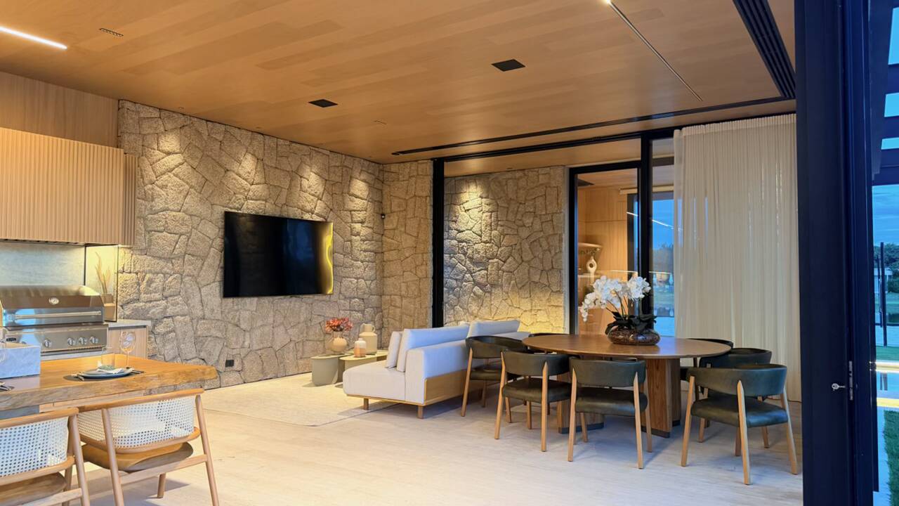 Casa com 7 suítes e vista permanente para o lago na Fazenda Boa Vista