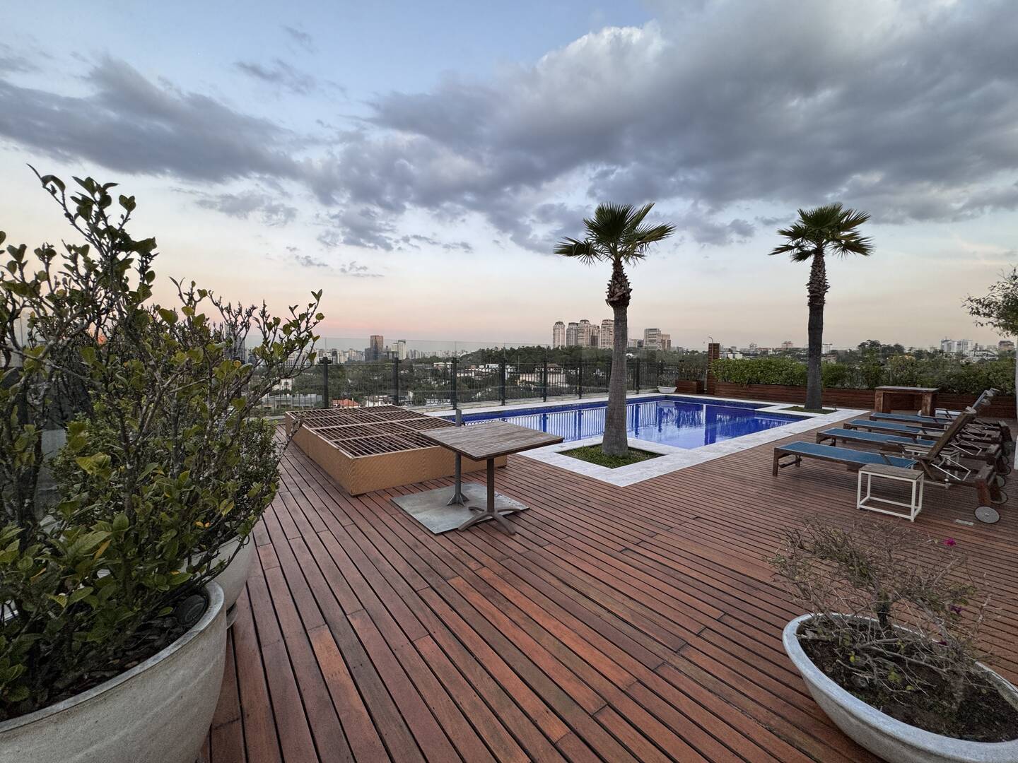 Cobertura duplex à venda em São Paulo com 1.170 m², 4 suítes, piscina privativa e 10 vagas