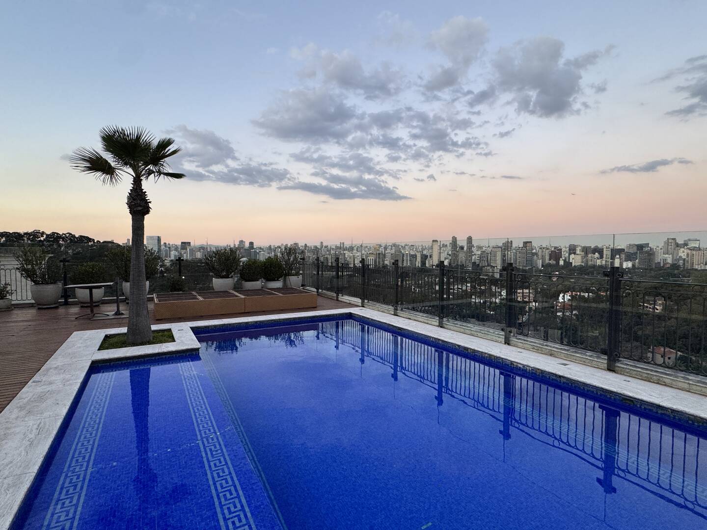 Cobertura duplex à venda em São Paulo com 1.170 m², 4 suítes, piscina privativa e 10 vagas