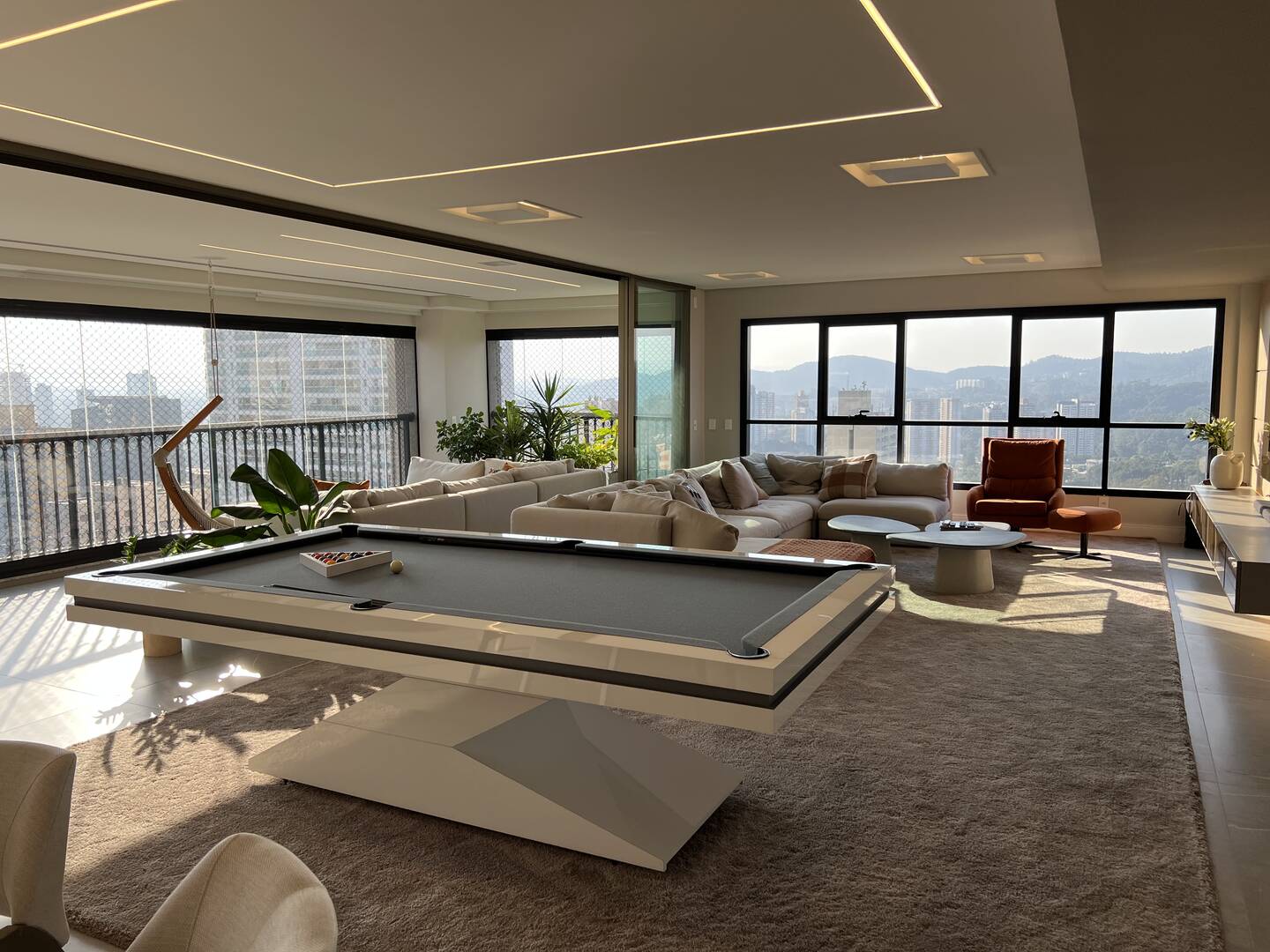 Apartamento à venda no Condomínio Oiapoque em Alphaville com 360 m², 4 suítes e 5 vagas