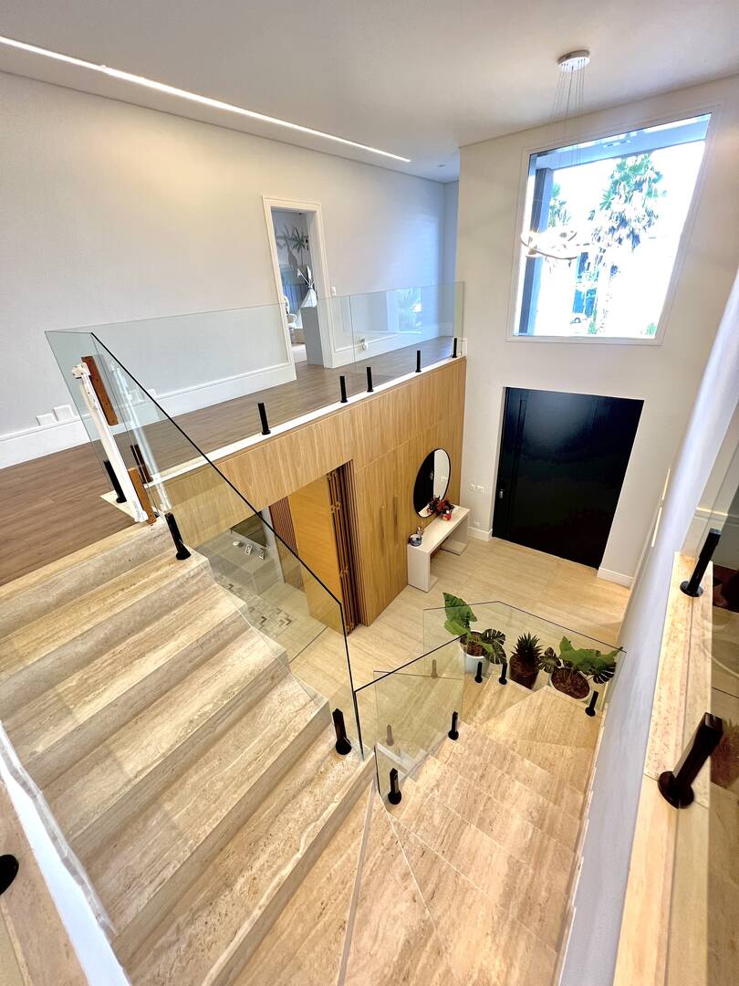 Casa Tamboré 10 mobiliada à venda em Alphaville | 4 suítes, automação e pronta para morar