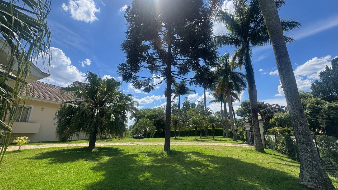 Casa com 5.700m² de terreno no Residencial Tamboré 1