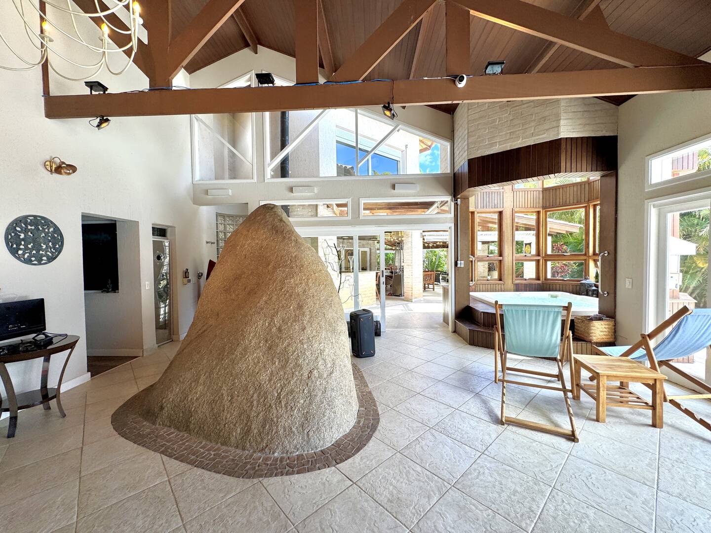 Casa à Venda no Tamboré 1 com 4.000 m², Vista Permanente e Estilo Casa de Campo