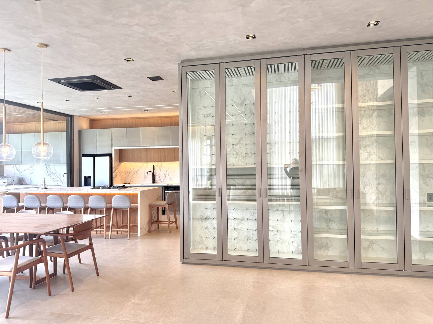 Casa contemporânea com lazer completo e elevador