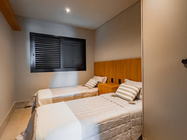 Casa à venda no Le Portier Nautic Residence com 5 suítes e acesso direto à represa