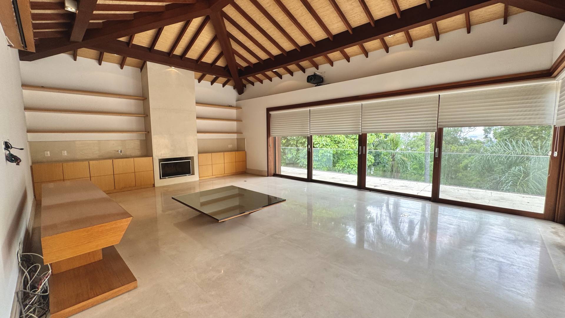 Casa com 6.300m² de terreno privativo - Residencial Tamboré 1