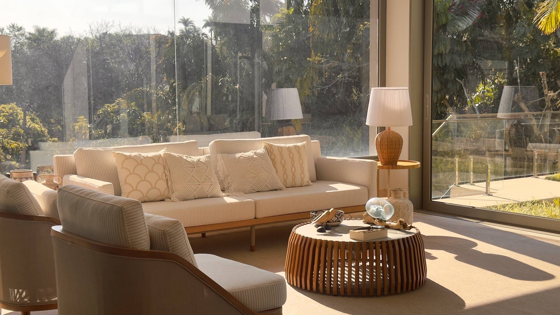 Casa à venda no Tamboré 2 com 1.800 m², 6 suítes e rooftop de 450 m²