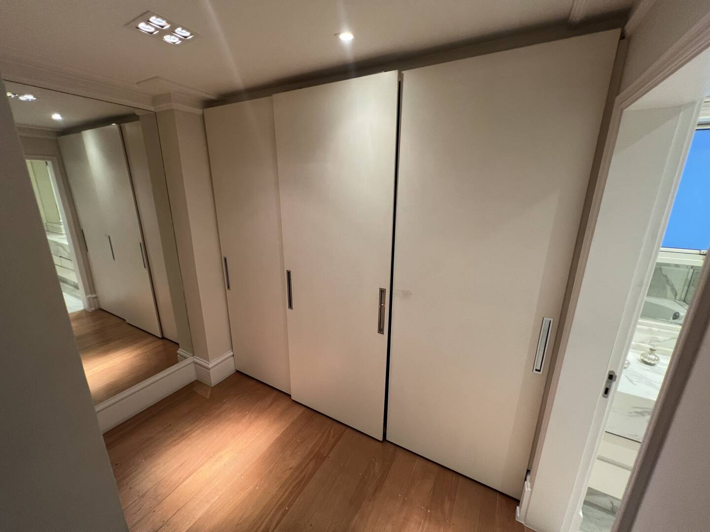 Cobertura duplex à venda em São Paulo com 1.170 m², 4 suítes, piscina privativa e 10 vagas