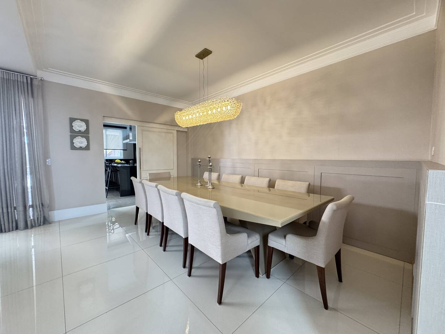 Casa neo-clássica à venda no Villa Solaia Alphaville | Elegância e conforto