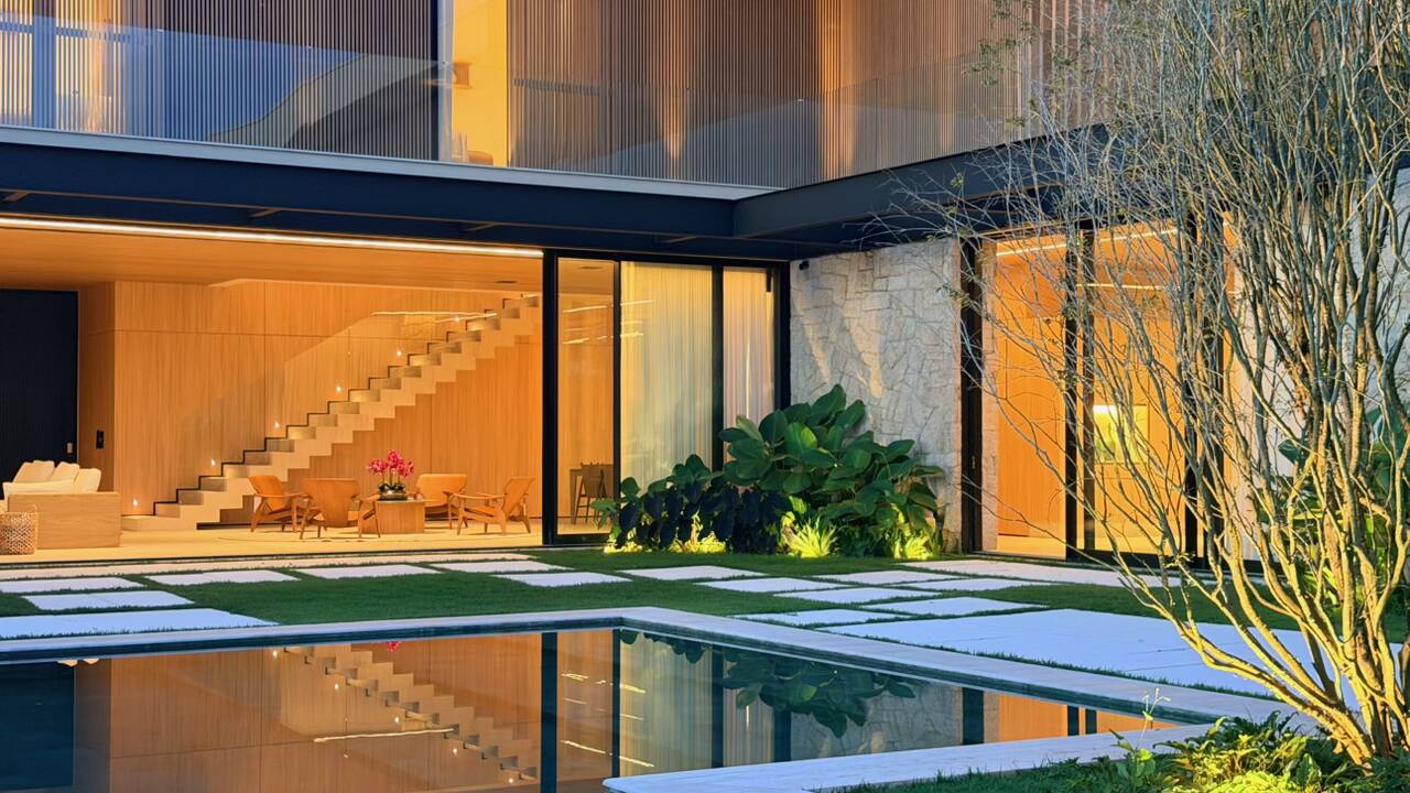 Casa com 7 suítes e vista permanente para o lago na Fazenda Boa Vista
