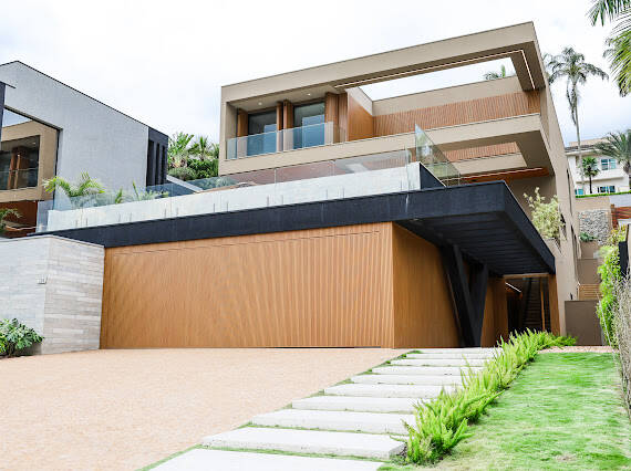 Casa à venda no Tamboré 2 com projeto Rodrigo Latorre e adega climatizada para 700 garrafas