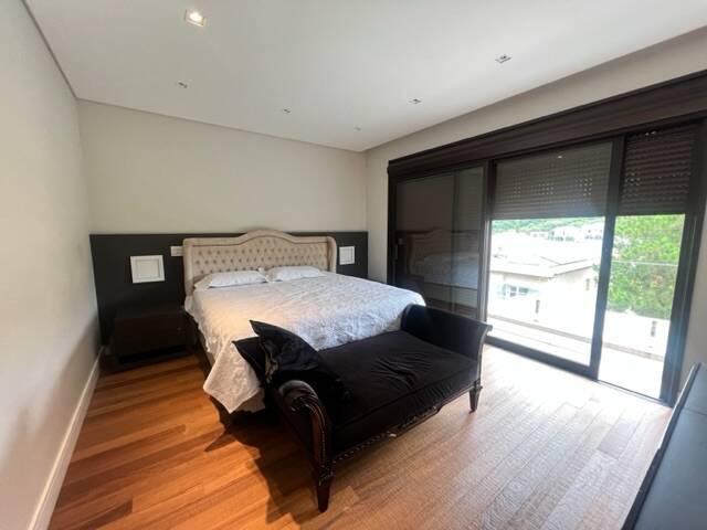 Casa esquina Villa Solaia - Alphaville São Paulo